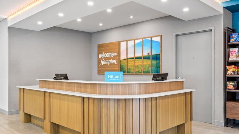 <b>Hampton Inn and Suites Intercou Lobby</b>. Images powered by <a href="https://www.leonardoworldwide.com/" title="Leonardo Worldwide" target="_blank">Leonardo</a>.