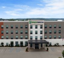 Holiday Inn Express & Suites Bessemer Exterior
