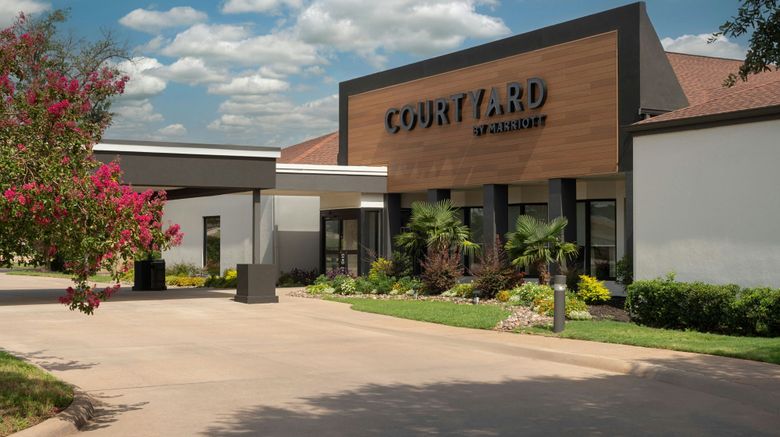 Courtyard Dallas-Fort Worth/Bedford Exterior. Images powered by <a href="https://www.leonardoworldwide.com" target="_blank" rel="noopener">Leonardo</a>.