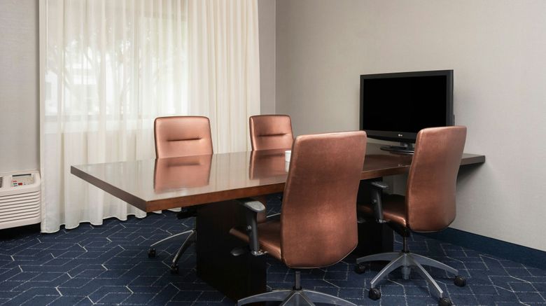 <b>Courtyard Dallas-Fort Worth/Bedford Meeting</b>. Images powered by <a href="https://www.leonardoworldwide.com/" title="Leonardo Worldwide" target="_blank">Leonardo</a>.
