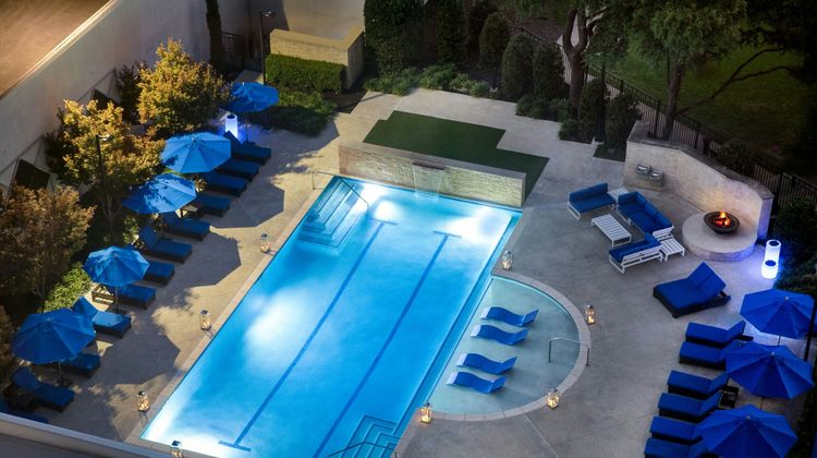 Dallas Marriott Quorum by the Galleria Pool