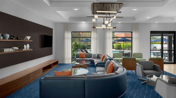 Courtyard Fort Lauderdale East Lobby