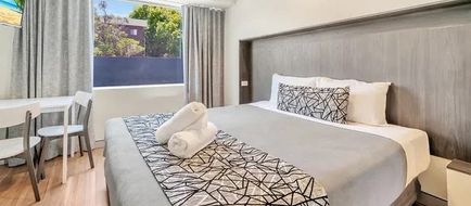 Hastings Valley Motel Room
