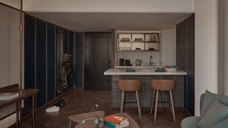 <b>Public House Bangkok Suite</b>. Images powered by <a href="https://www.leonardoworldwide.com/" title="Leonardo Worldwide" target="_blank">Leonardo</a>.