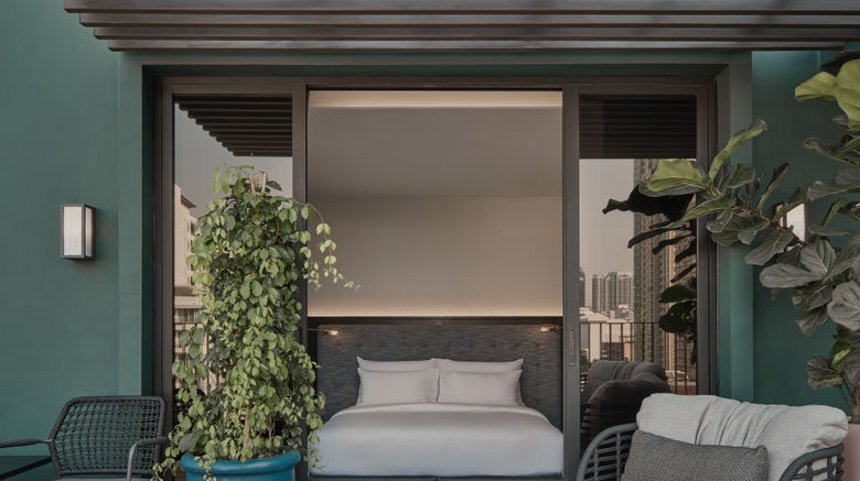 <b>Public House Bangkok Suite</b>. Images powered by <a href="https://www.leonardoworldwide.com/" title="Leonardo Worldwide" target="_blank">Leonardo</a>.