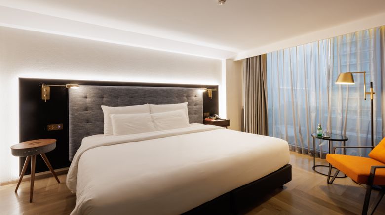 <b>Public House Bangkok Room</b>. Images powered by <a href="https://www.leonardoworldwide.com/" title="Leonardo Worldwide" target="_blank">Leonardo</a>.