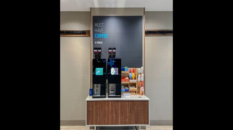 <b>Holiday Inn Express Hotel & Suites Room</b>. Images powered by <a href="https://www.leonardoworldwide.com/" title="Leonardo Worldwide" target="_blank">Leonardo</a>.