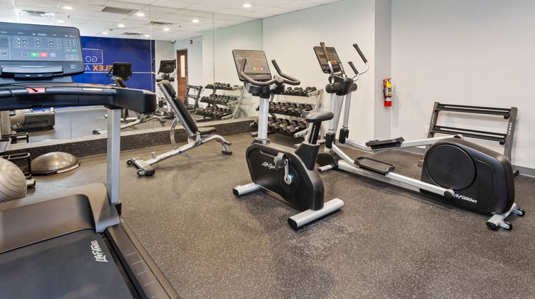 Holiday Inn Express & Suites Health Club