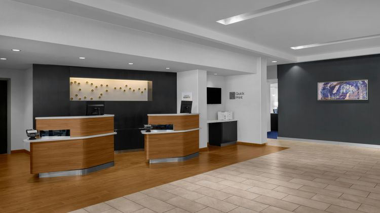 Courtyard Pittsburgh Arpt Settlers Ridge Lobby