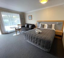 George Bass Motor Inn Room