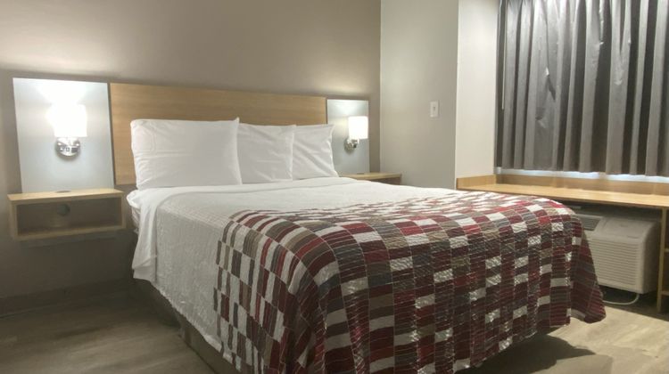 Red Roof Inn Winston-Salem Room