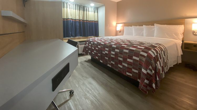 Red Roof Inn Winston-Salem Room