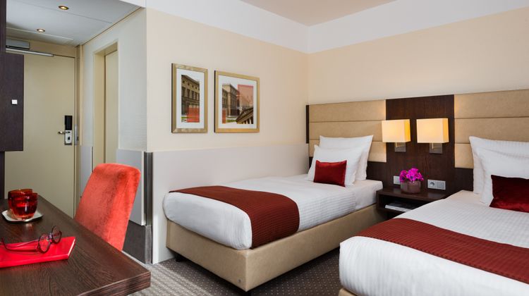 Leonardo Munich Arabellapark Room