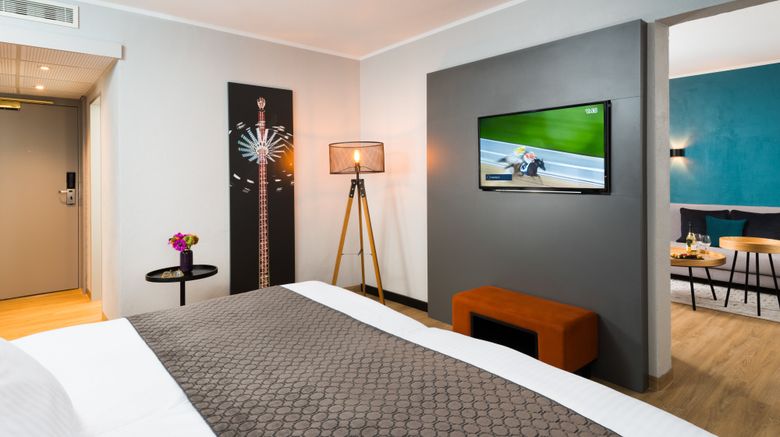 <b>Leonardo Munich Arabellapark Suite</b>. Images powered by <a href="https://www.leonardoworldwide.com/" title="Leonardo Worldwide" target="_blank">Leonardo</a>.