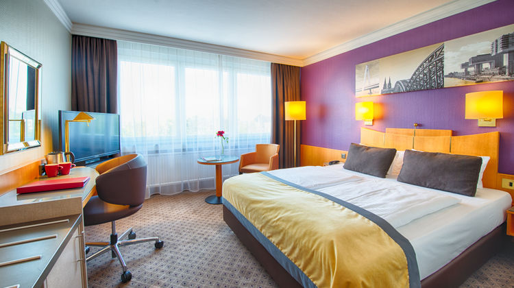 Leonardo Royal Hotel Koeln Am Stadtwald Room