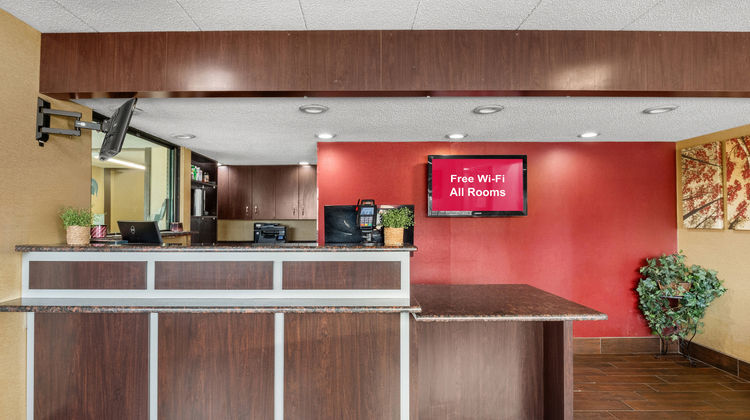 Red Roof Inn Lansing East - MSU Lobby