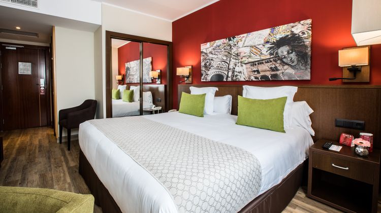 Leonardo Hotel Barcelona Gran Via Room