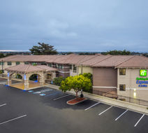 Holiday Inn Express Hotel & Suites Exterior