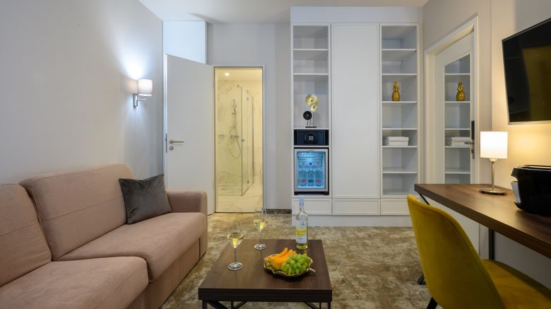 <b>Leonardo Boutique Hotel Budapes M-Square Suite</b>. Images powered by <a href="https://www.leonardoworldwide.com/" title="Leonardo Worldwide" target="_blank">Leonardo</a>.