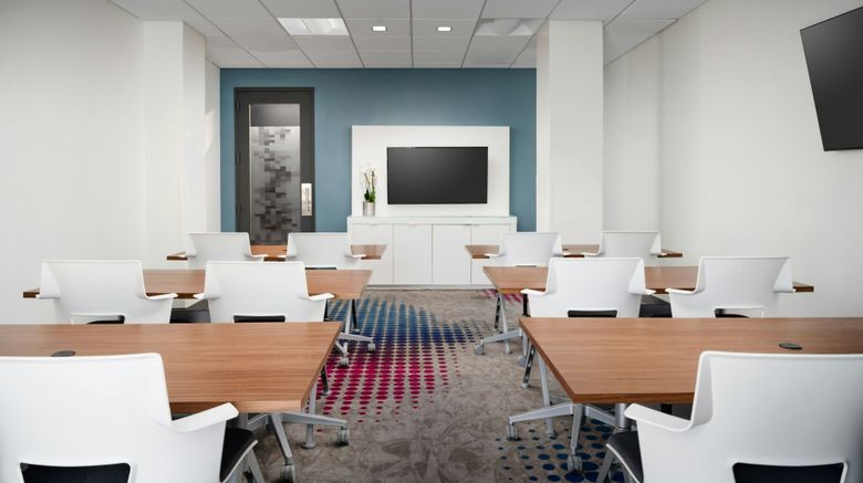<b>Aloft Miami Dadeland Meeting</b>. Images powered by <a href="https://www.leonardoworldwide.com/" title="Leonardo Worldwide" target="_blank">Leonardo</a>.