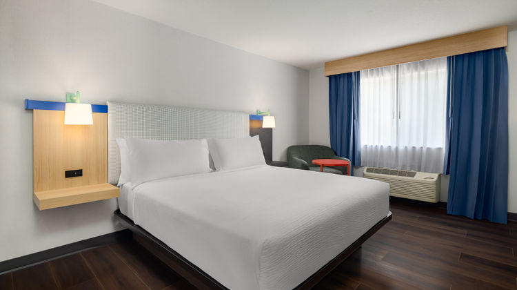 Garner Hotel Boise Airport Room