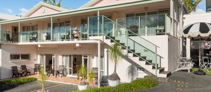 Admirals View Lodge & Motel Exterior