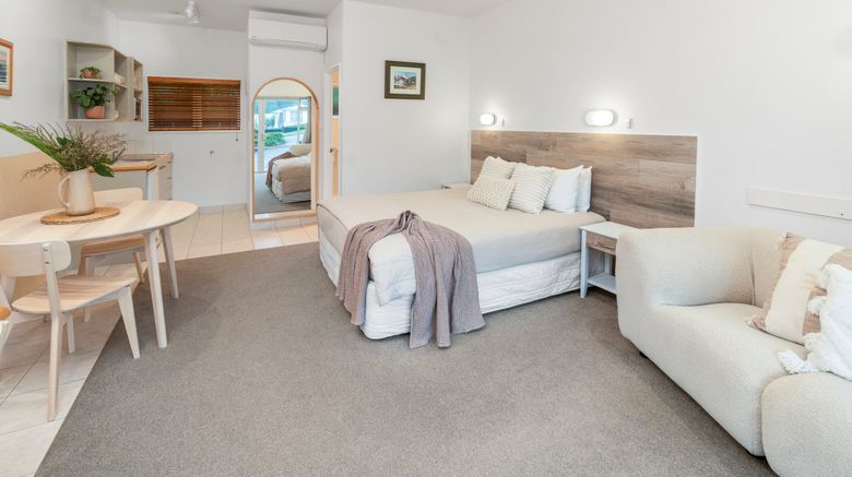 <b>Admirals View Lodge & Motel Room</b>. Images powered by <a href="https://www.leonardoworldwide.com/" title="Leonardo Worldwide" target="_blank">Leonardo</a>.
