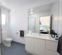Botanic Apartments, Warrnambool Room