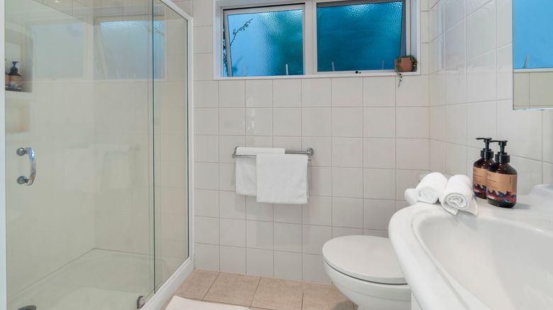 <b>Admirals View Lodge & Motel Room</b>. Images powered by <a href="https://www.leonardoworldwide.com/" title="Leonardo Worldwide" target="_blank">Leonardo</a>.