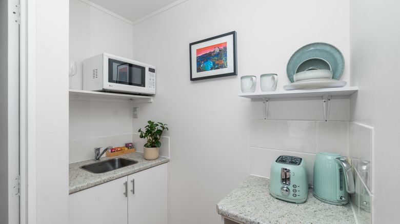 <b>Admirals View Lodge & Motel Room</b>. Images powered by <a href="https://www.leonardoworldwide.com/" title="Leonardo Worldwide" target="_blank">Leonardo</a>.
