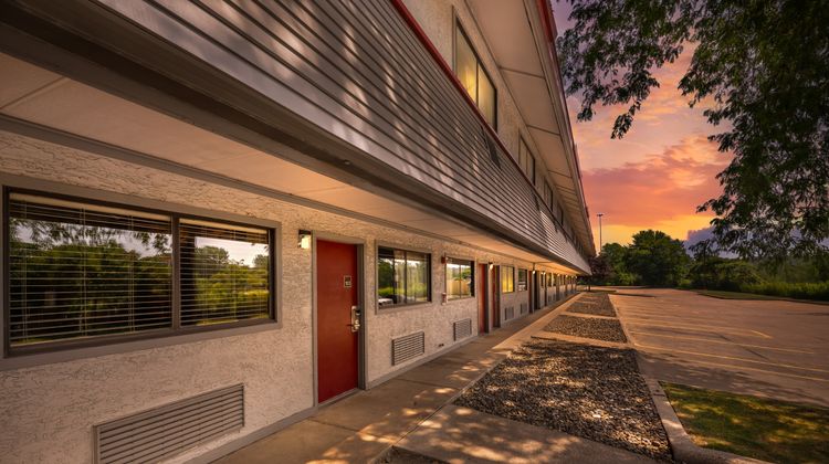 Red Roof Inn Erie - I-90 Exterior