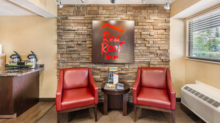 Red Roof Inn Erie - I-90 Lobby