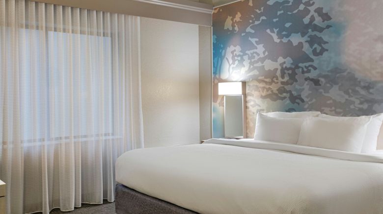 <b>Courtyard St Louis Airport/Earth City Room</b>. Images powered by <a href="https://www.leonardoworldwide.com/" title="Leonardo Worldwide" target="_blank">Leonardo</a>.