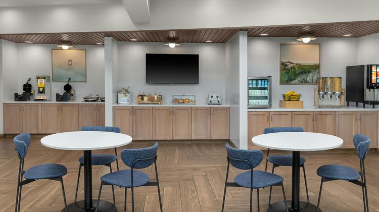 Fairfield Inn & Suites Pacifica Restaurant