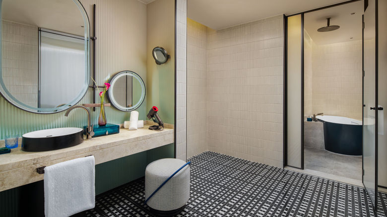 <b>Hotel Indigo Harbour City Room</b>. Images powered by <a href="https://www.leonardoworldwide.com/" title="Leonardo Worldwide" target="_blank">Leonardo</a>.