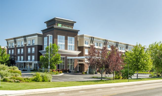 Holiday Inn Boise Airport Exterior