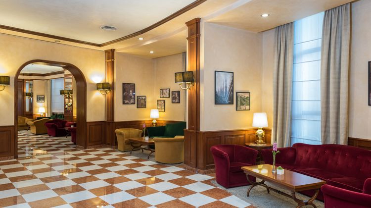 Leonardo Hotel Milan City Center Lobby