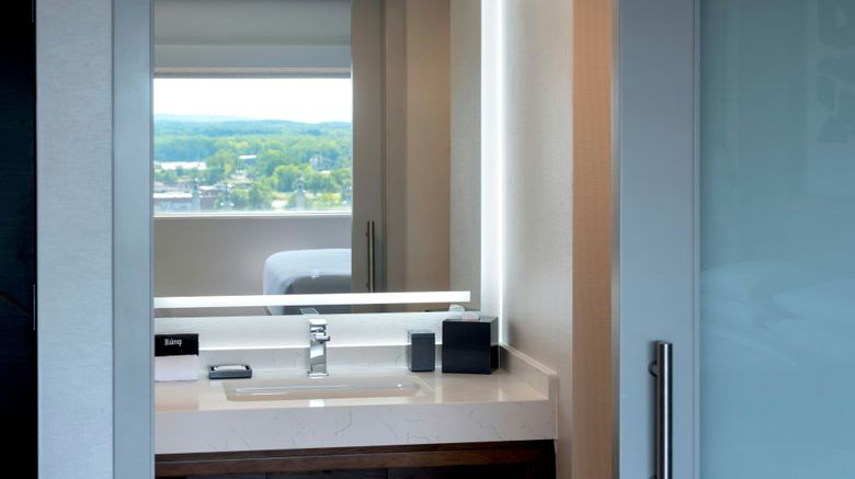 <b>Marriott Springfield Downtown Room</b>. Images powered by <a href="https://www.leonardoworldwide.com/" title="Leonardo Worldwide" target="_blank">Leonardo</a>.