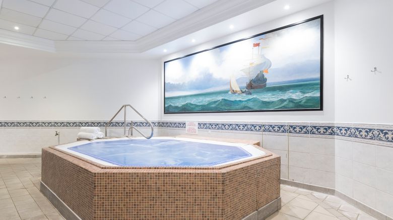 <b>Leonardo Royal Southampton Grand Harbour Pool</b>. Images powered by <a href="https://www.leonardoworldwide.com/" title="Leonardo Worldwide" target="_blank">Leonardo</a>.