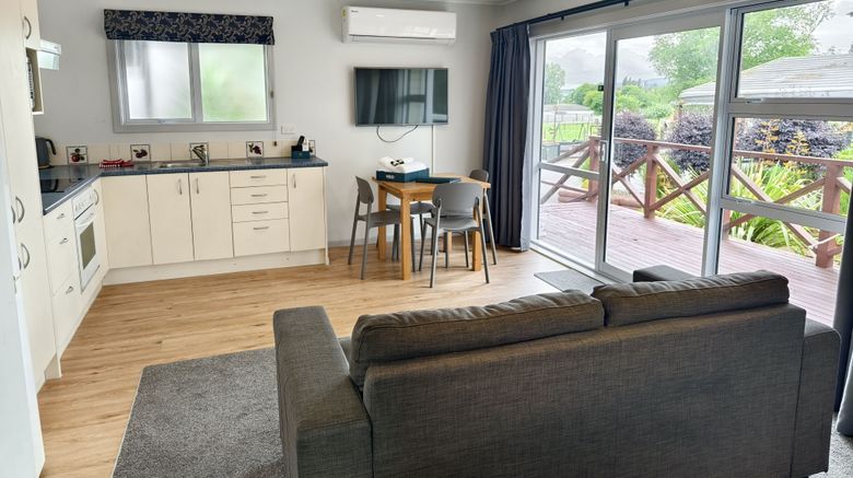 <b>Hideaway of Rotorua Room</b>. Images powered by <a href="https://www.leonardoworldwide.com/" title="Leonardo Worldwide" target="_blank">Leonardo</a>.