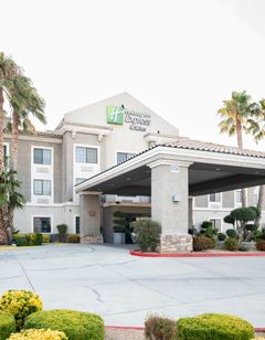 Holiday Inn Express Hotel & Suites