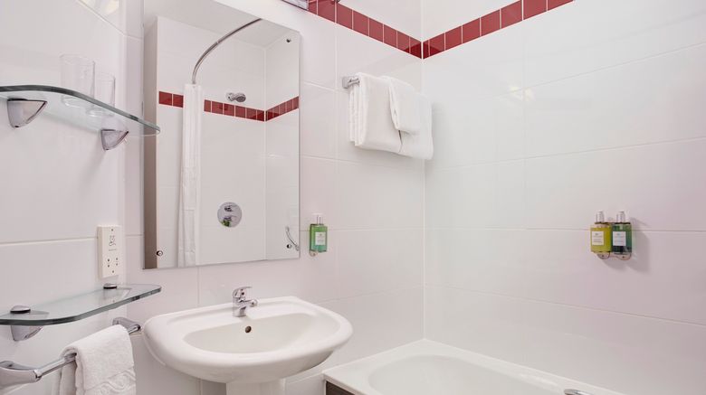 <b>Leonardo Hotel Plymouth Room</b>. Images powered by <a href="https://www.leonardoworldwide.com/" title="Leonardo Worldwide" target="_blank">Leonardo</a>.
