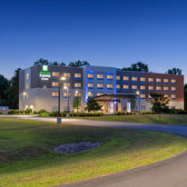 Holiday Inn Express & Suites Queensbury