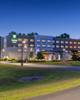Holiday Inn Express & Suites Queensbury