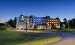 Holiday Inn Express & Suites Queensbury