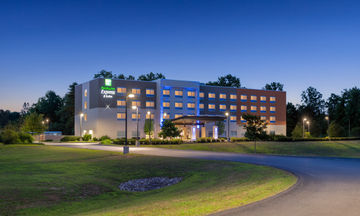Holiday Inn Express & Suites Queensbury
