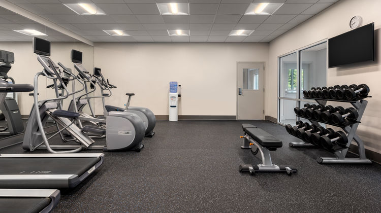 Holiday Inn Express & Suites Queensbury Health Club