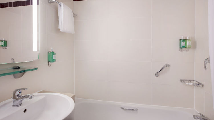 Leonardo Hotel London Watford Room