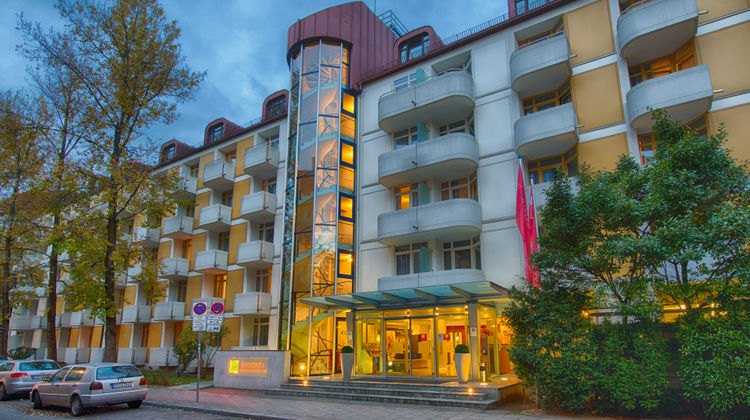 Leonardo Hotel & Residence Munich Exterior