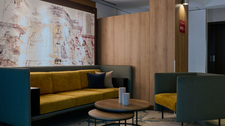 Leonardo Hotel & Residence Munich Lobby